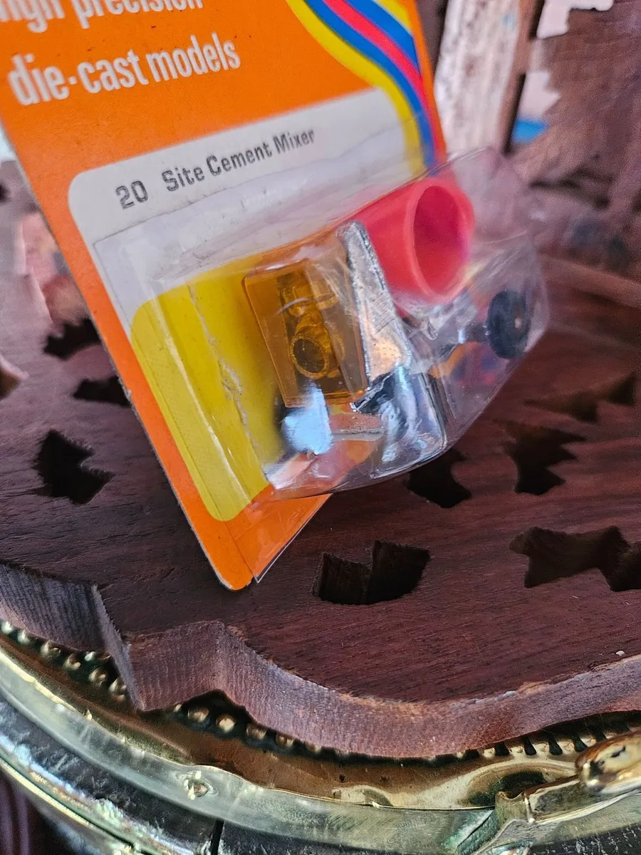 Corgi 1970's Cement Mixer - Image 3