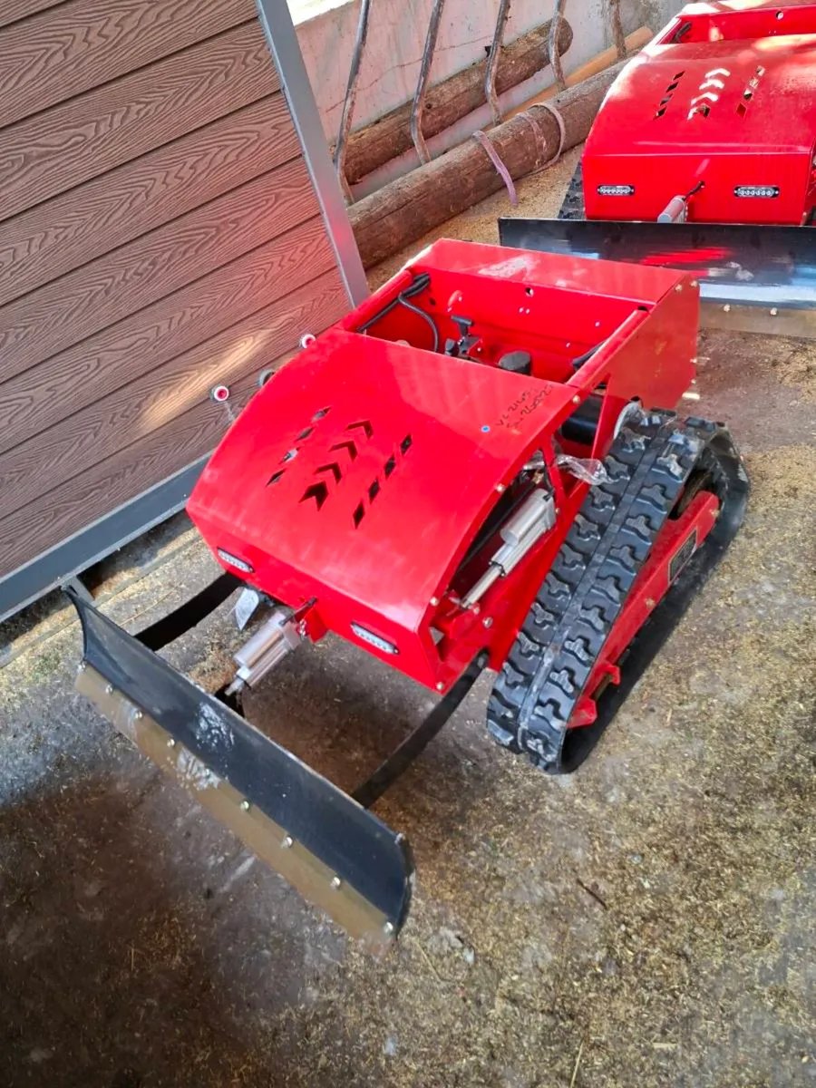 ROBOT MOWER ON TRACKS - Image 1