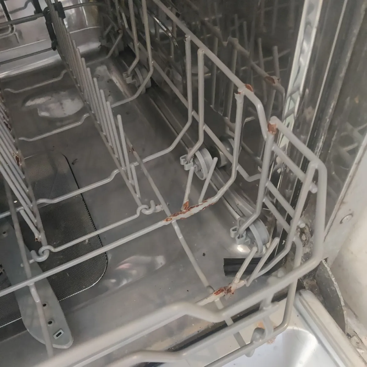 Dishwasher - Image 4