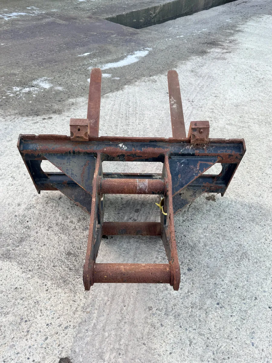 80mm Digger Pallet Forks - Image 3