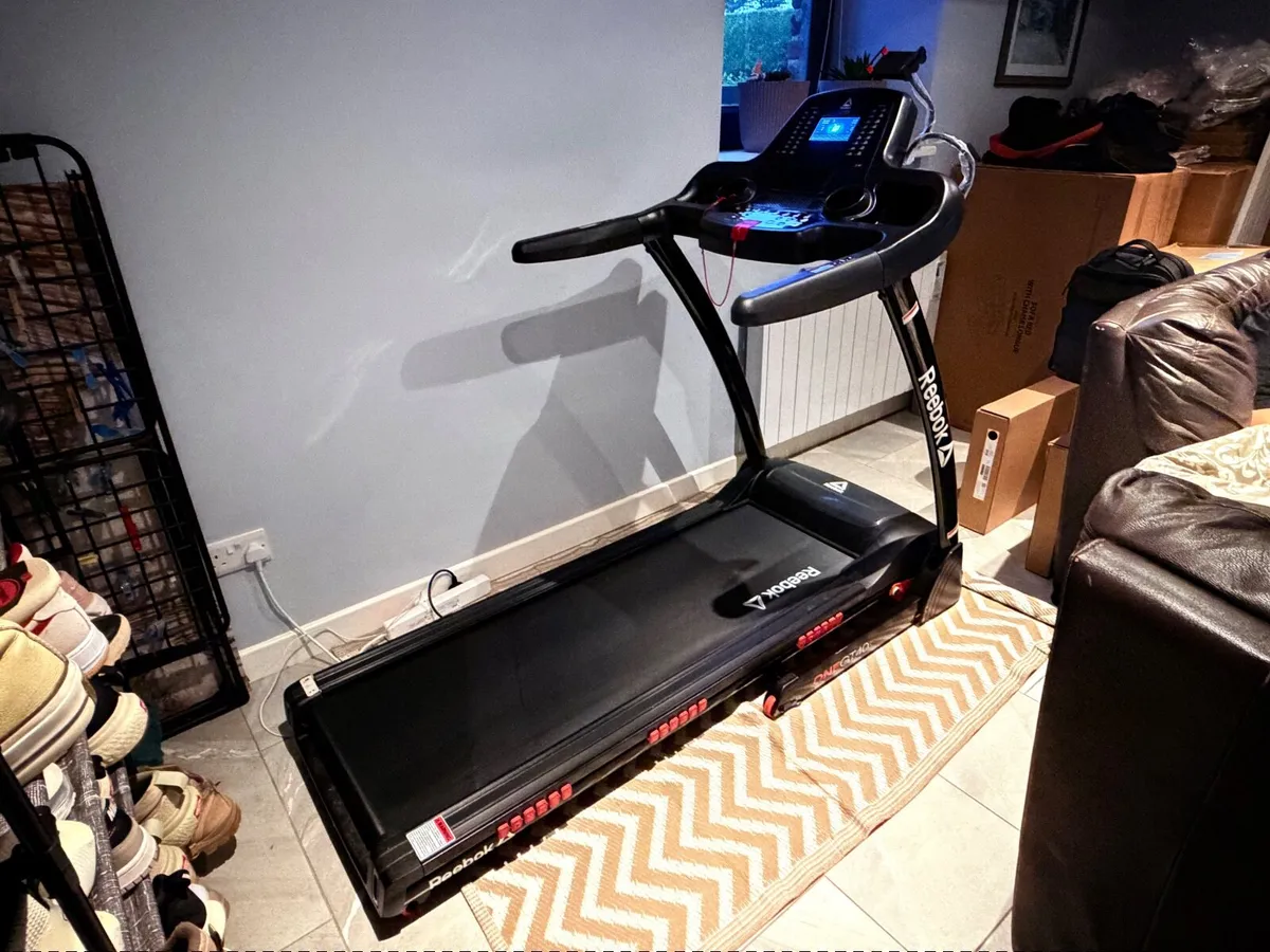 Reebok one GT40S Treadmill 16 km/h, auto incline - Image 1
