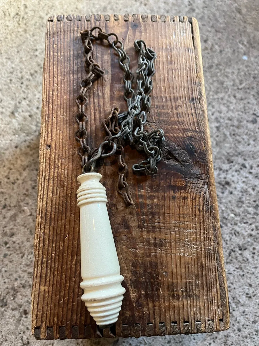 Antique Toilet Pull handle and Chain - Image 1