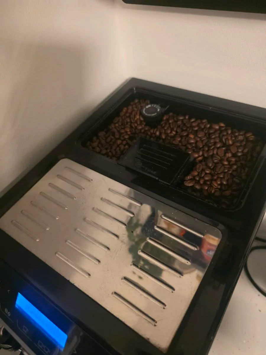 De'Longhi Eletta Plus Bean-to-Cup Coffee Machine - Image 4