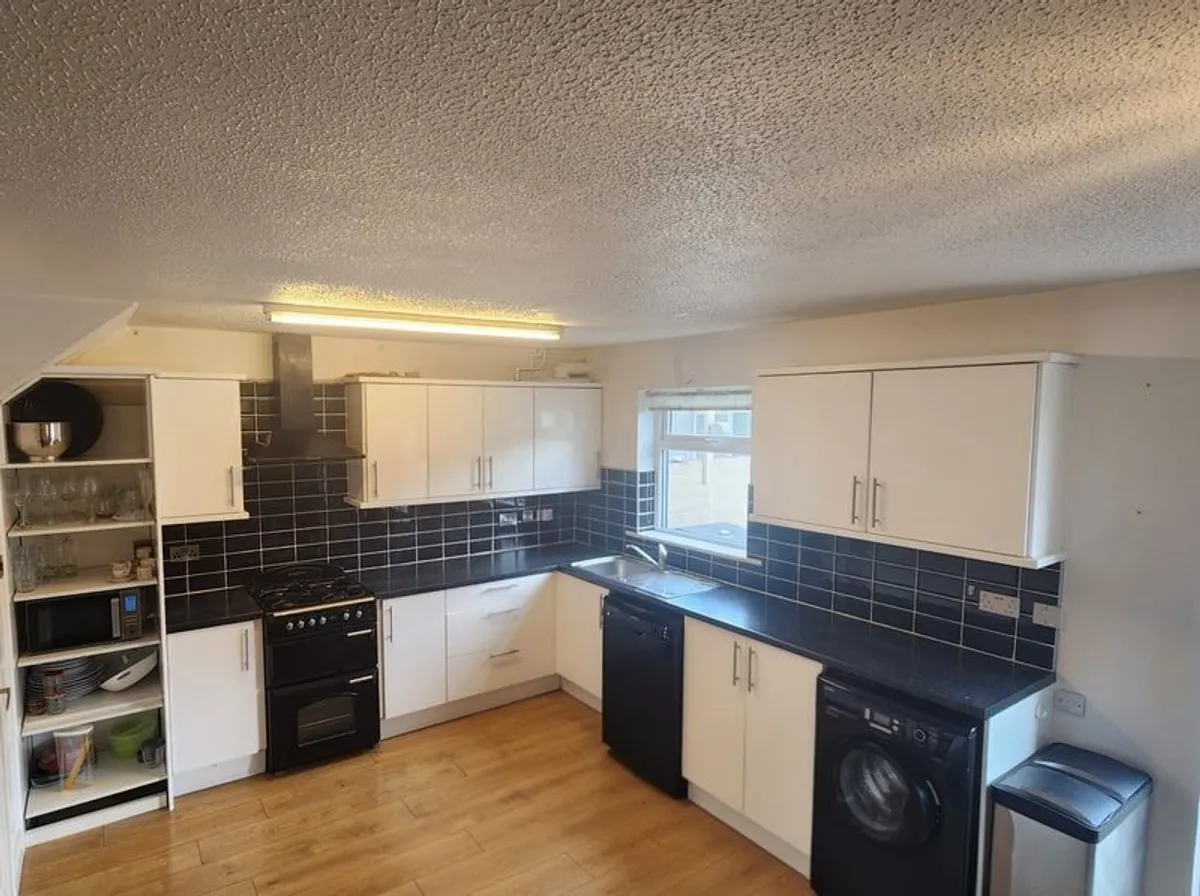 Kitchen for Sale. - Image 1