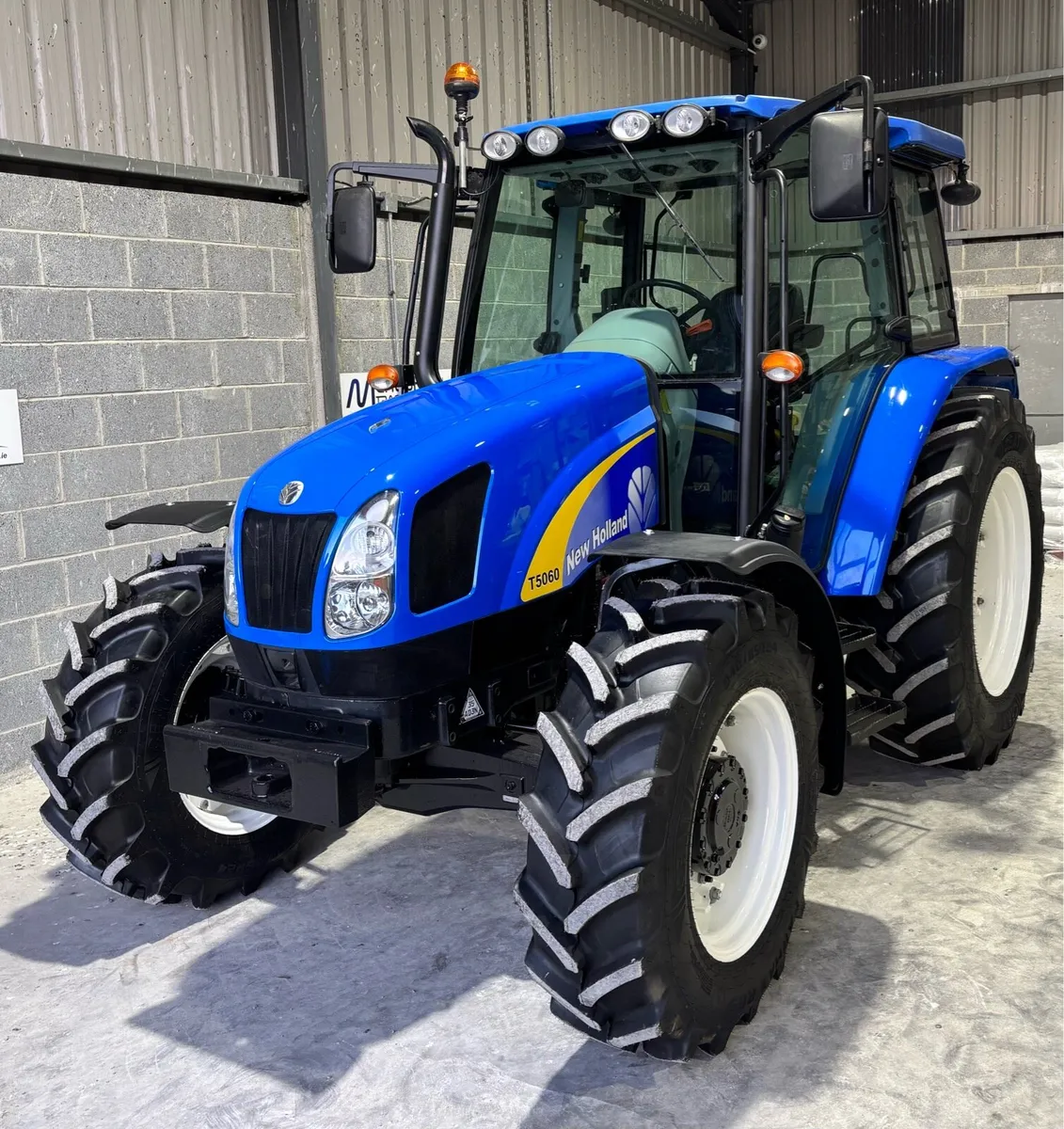 2012 NEW HOLLAND T5060 **Full Spec** - Image 2