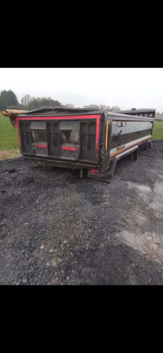 Volvo tipper body - Image 1
