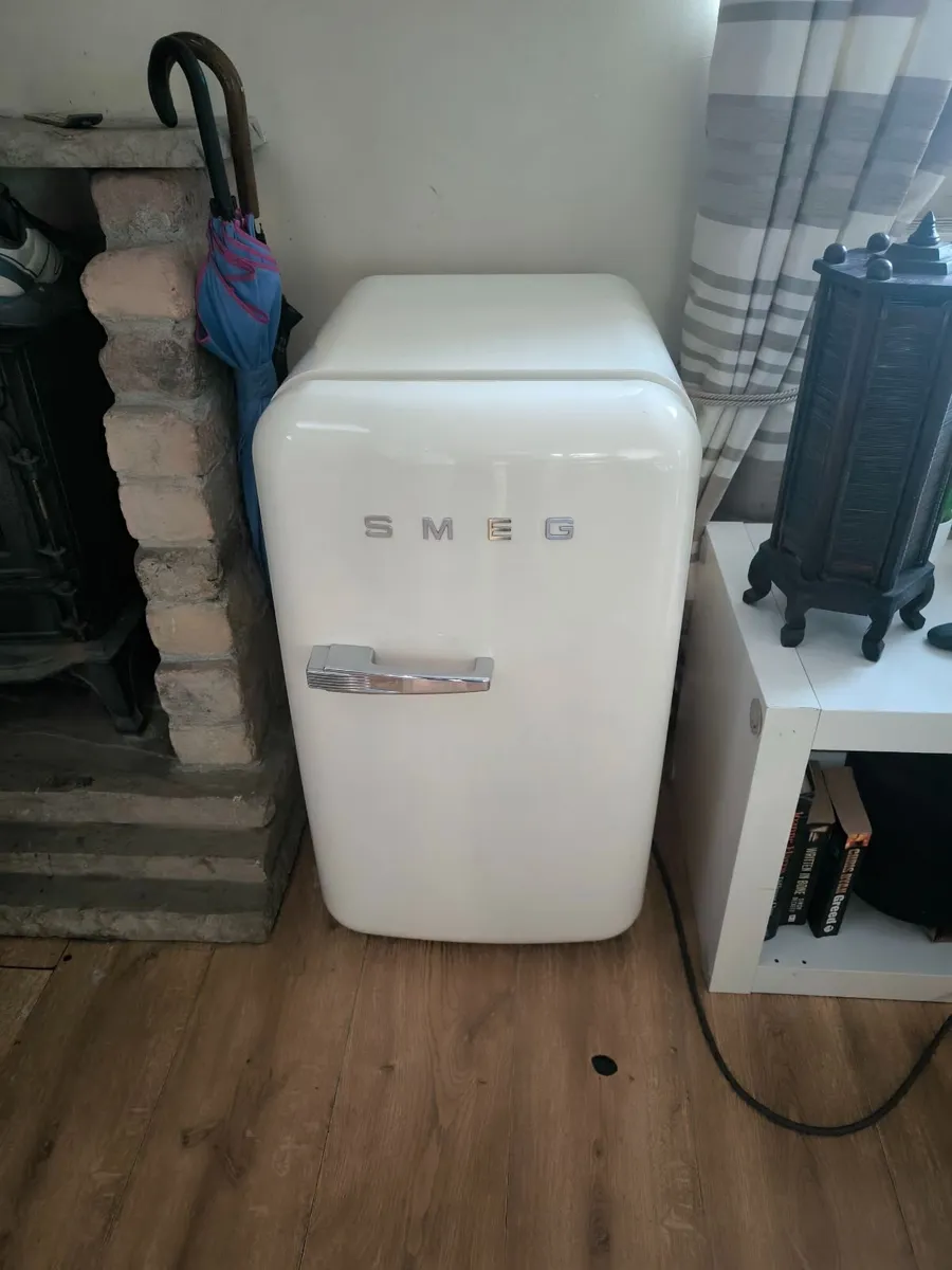 Smeg mini fridge - Image 2