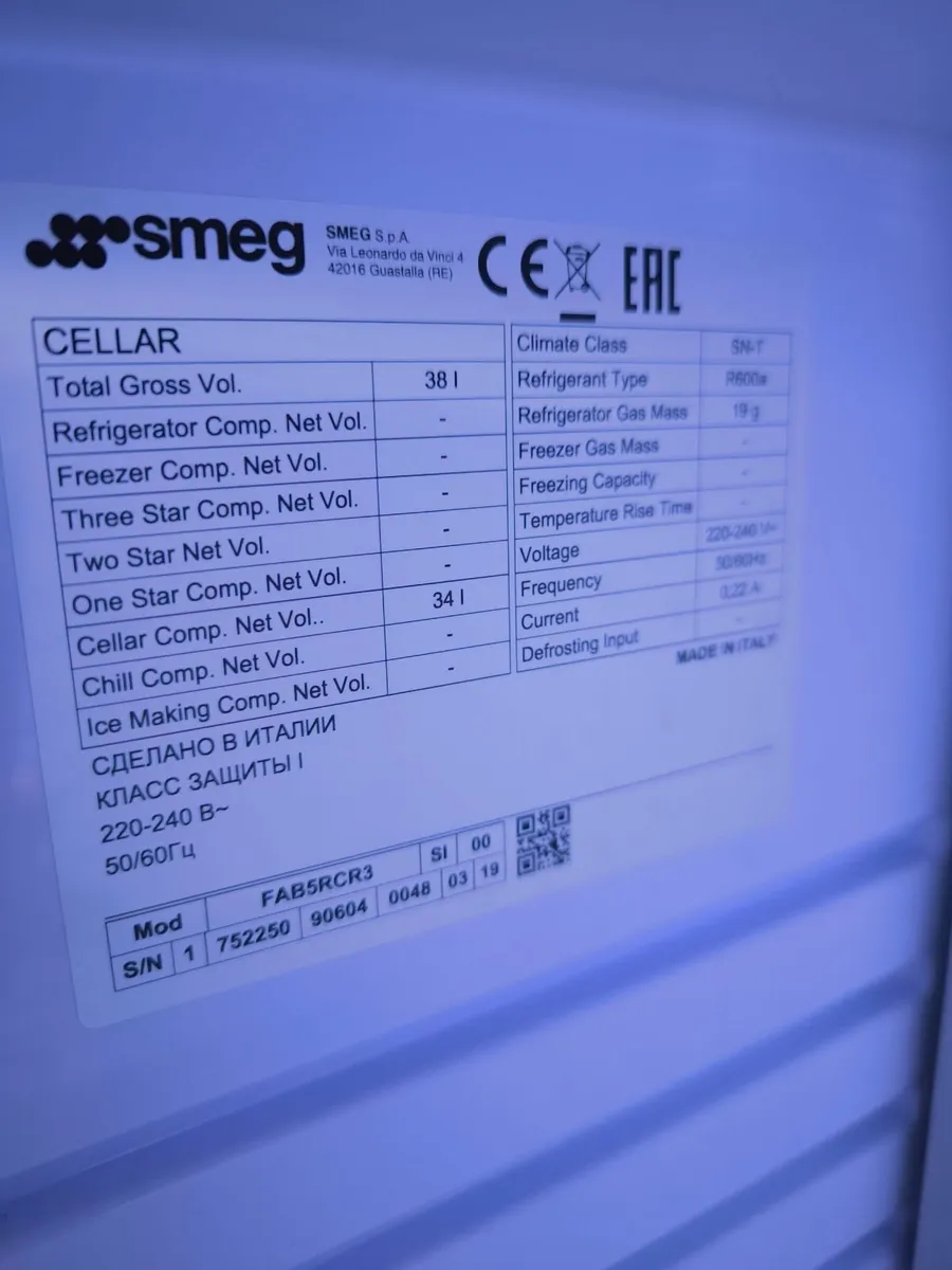 Smeg mini fridge - Image 4