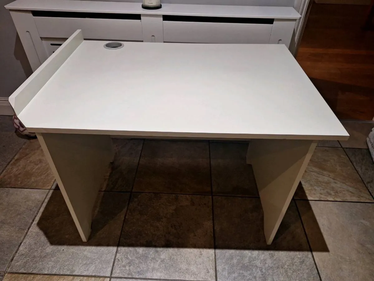 Small office desk - Image 2
