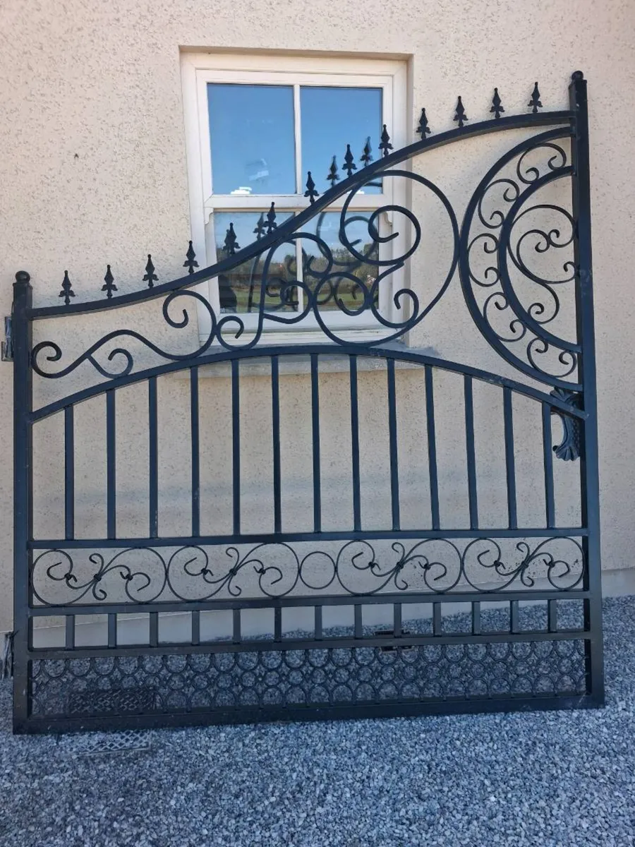 Driveway Gates - Image 1