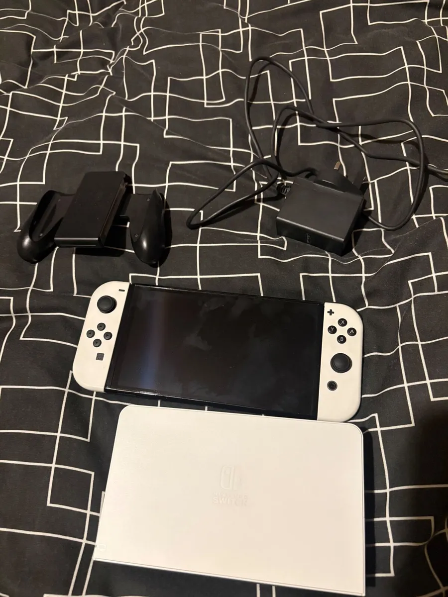Nintendo switch - Image 1