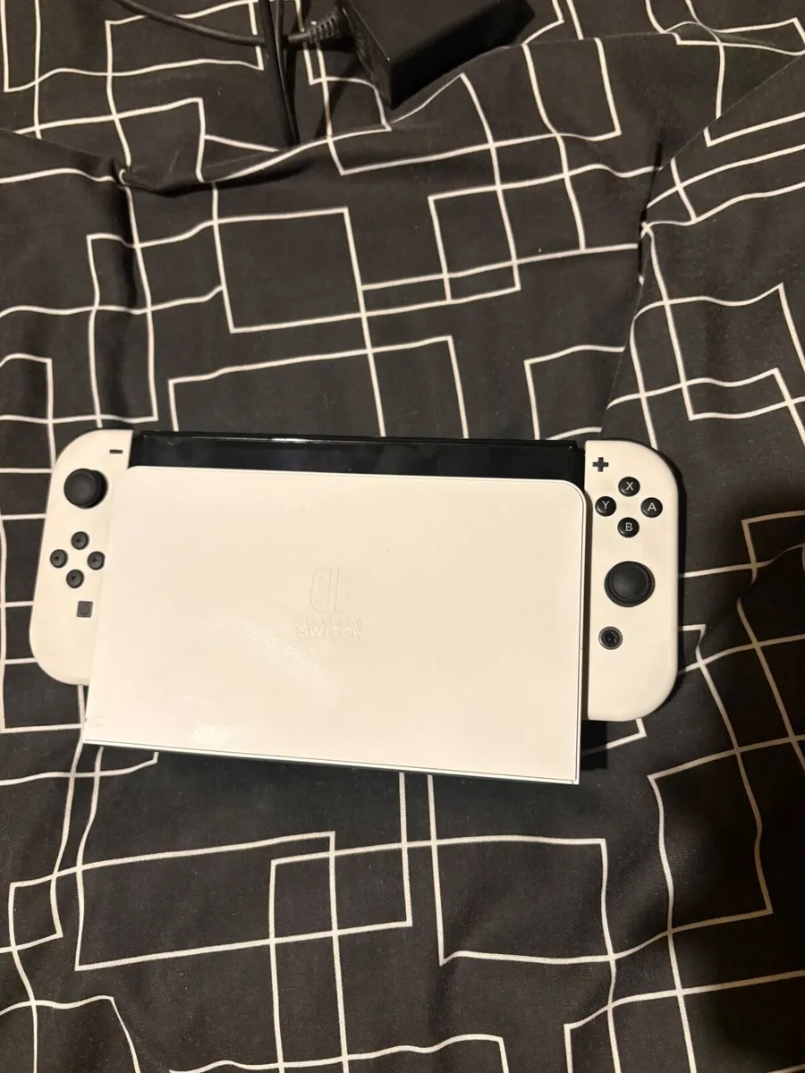 Nintendo switch - Image 2