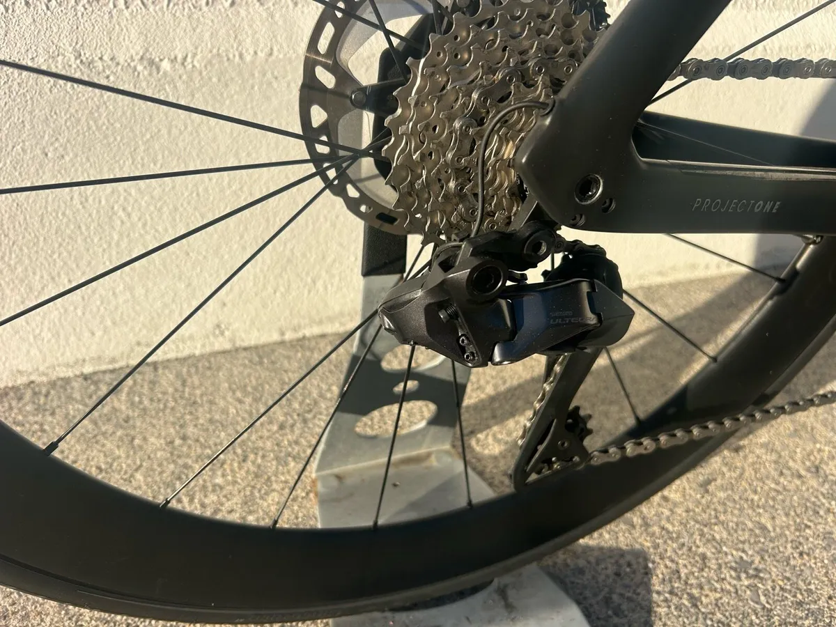 Trek Madone SLR 7 - Image 4