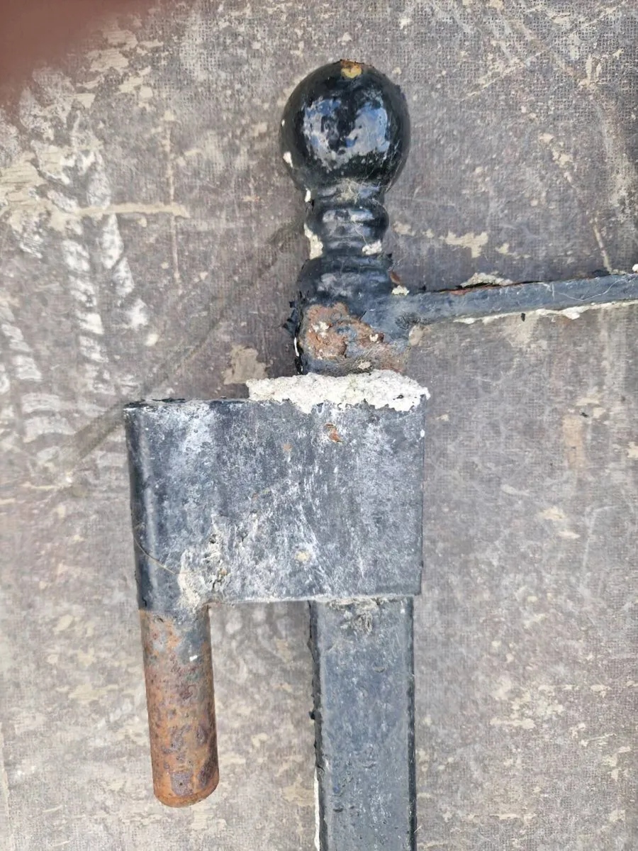Building - Image 4