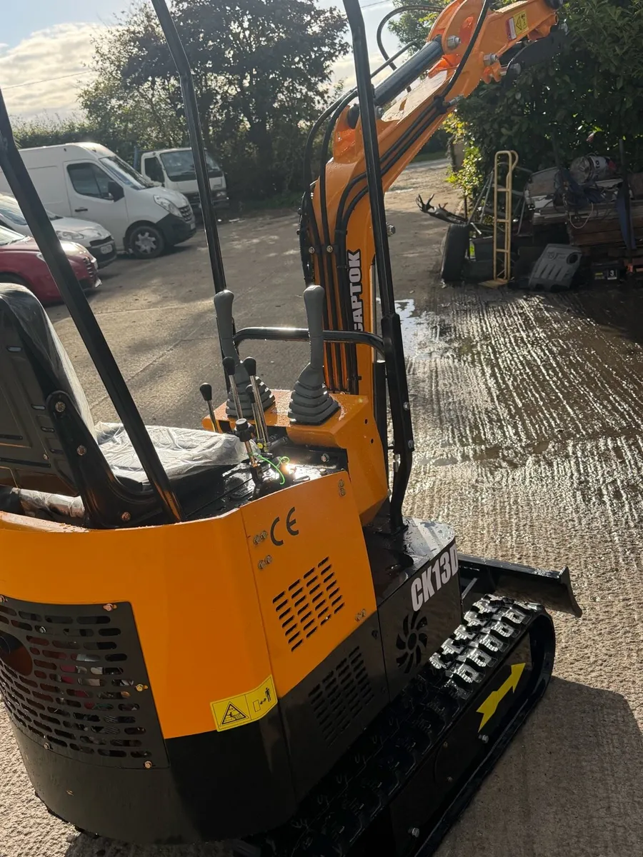 Captok mini digger - Image 4