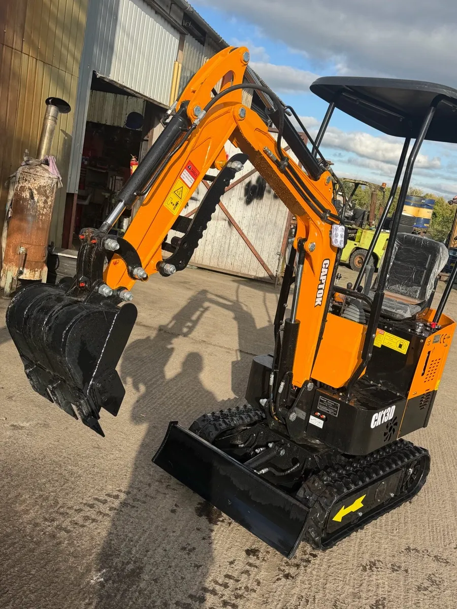 Captok mini digger - Image 1