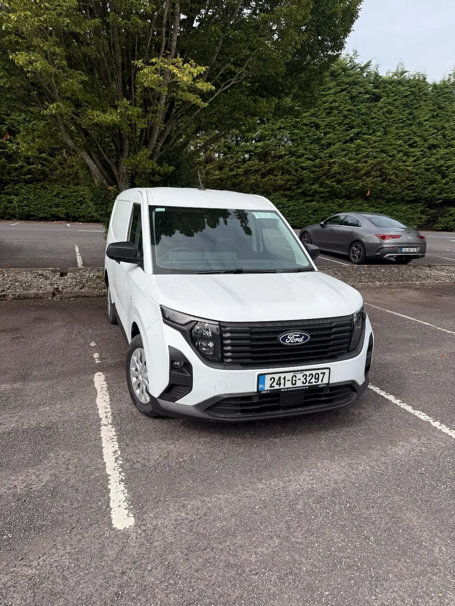 Ford Transit Courier 2024 - Image 1