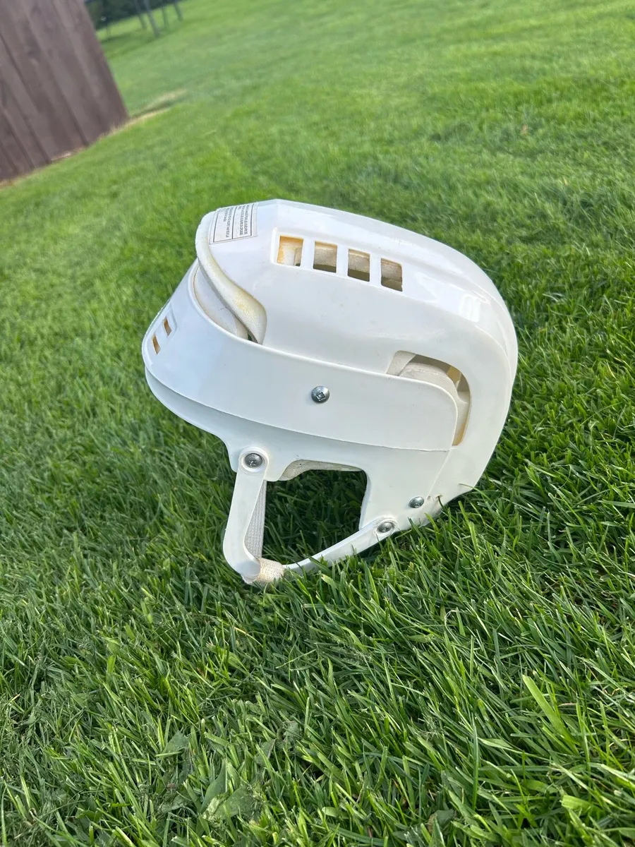 Hurling/ Hurley Helmet - Image 2