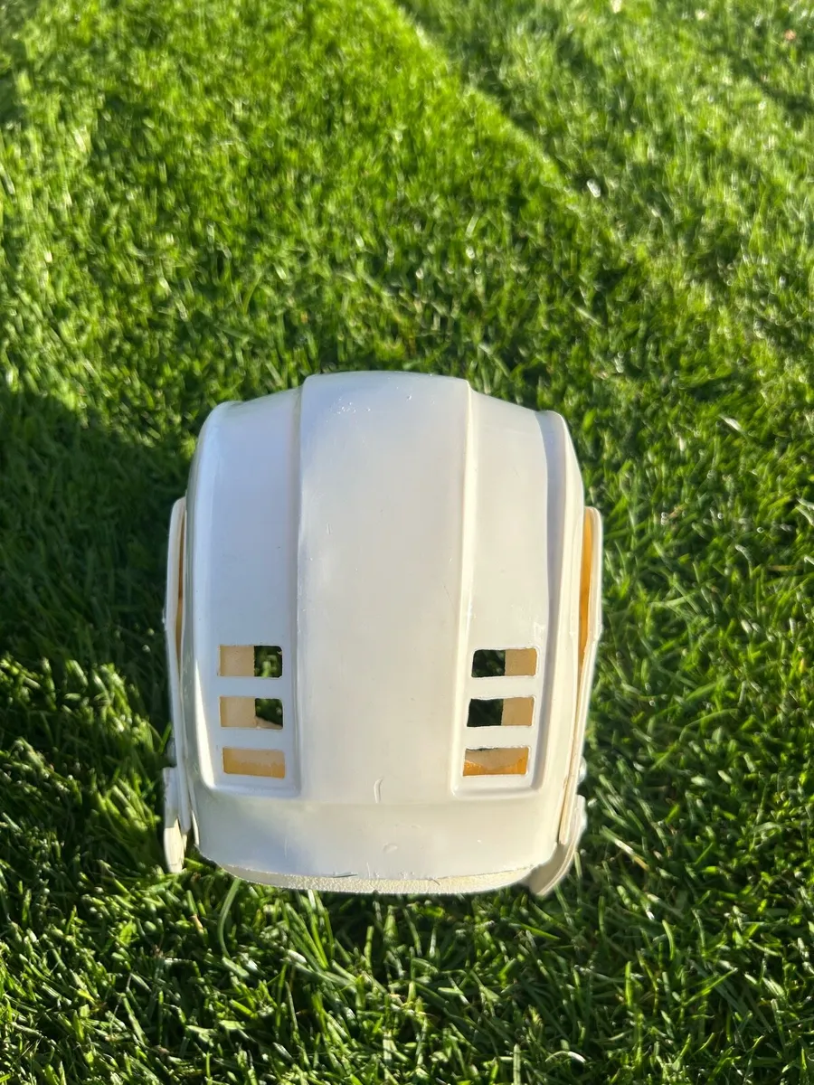 Hurling/ Hurley Helmet - Image 4