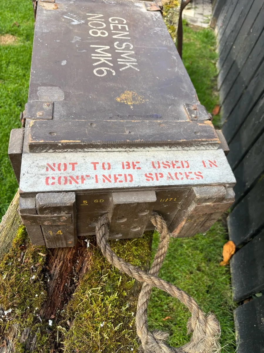 Vintage military ammunition box - Image 4