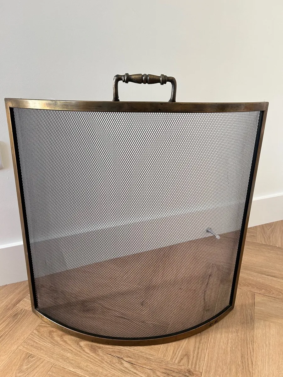 Stylish brass and mesh fire guard - Image 3
