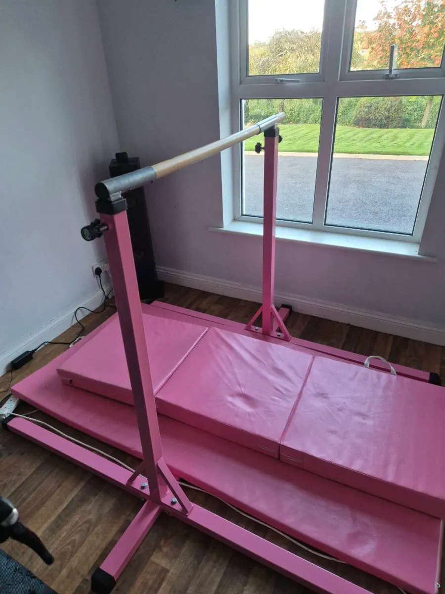 GYMNASTICS BAR AND MAT - Image 1