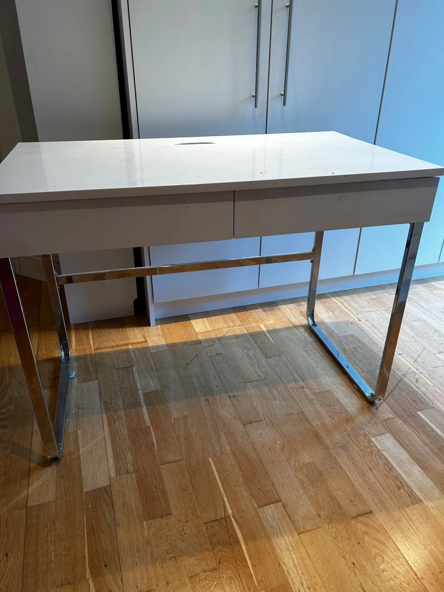 White and chrome desk - Image 1