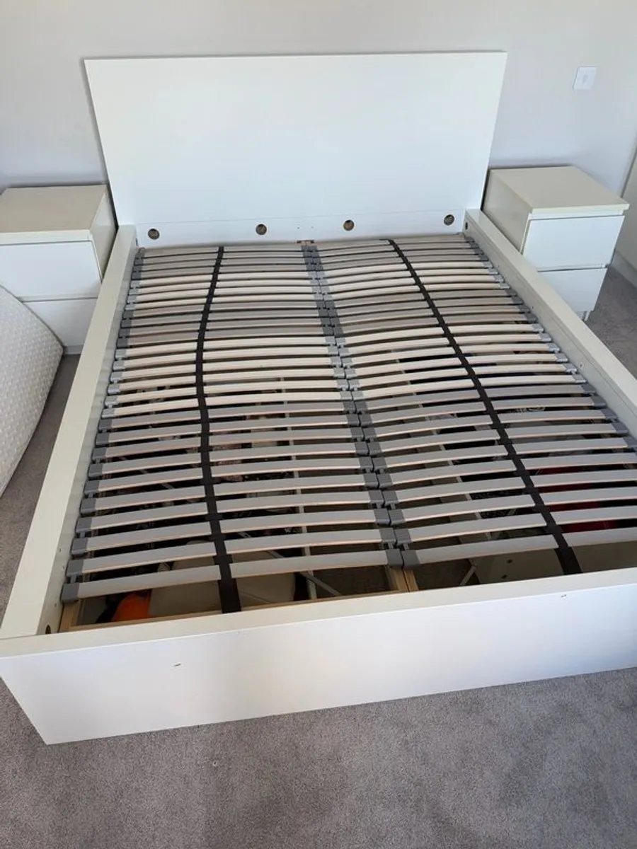 ikea Malm king size bed, 2 x storage + 2 bedside lockers - Image 1