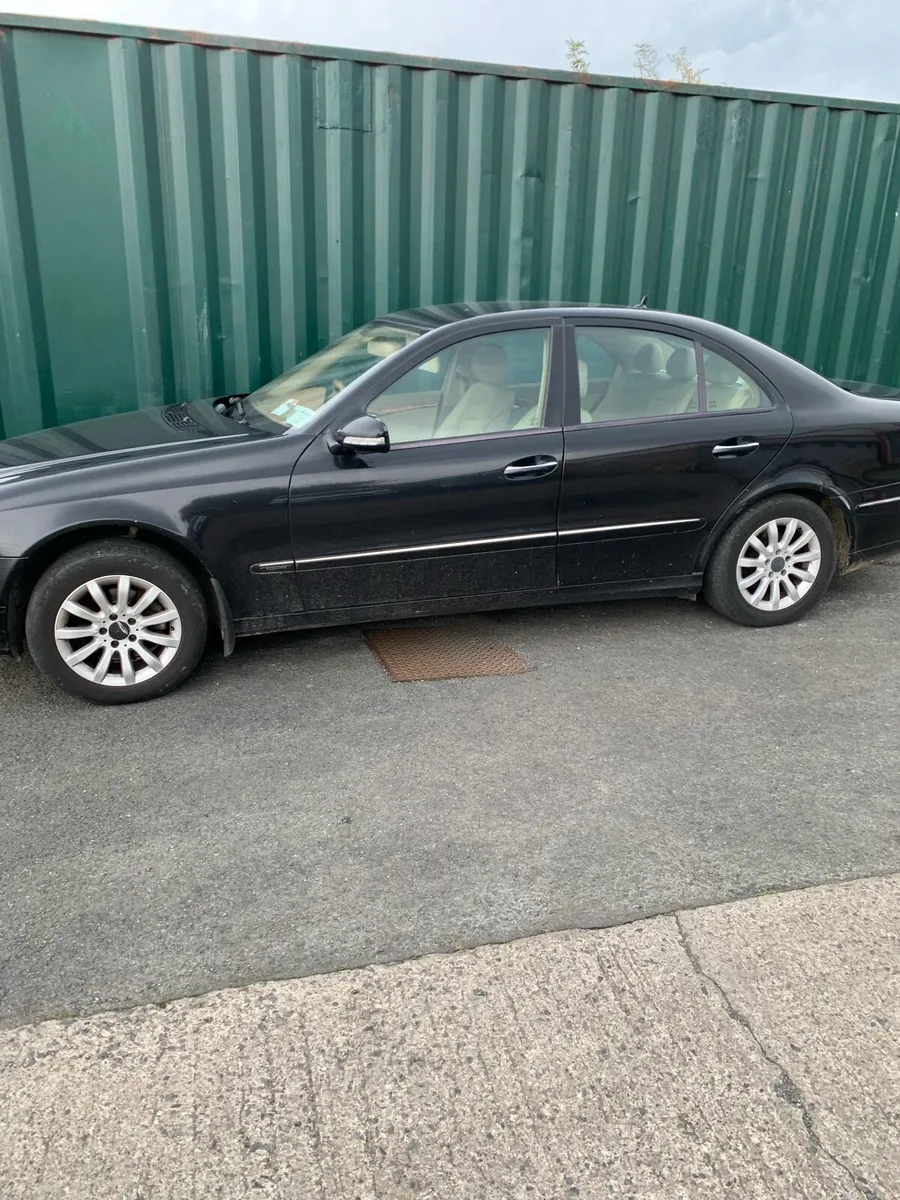 2008 Mercedes e280 for parts - Image 3