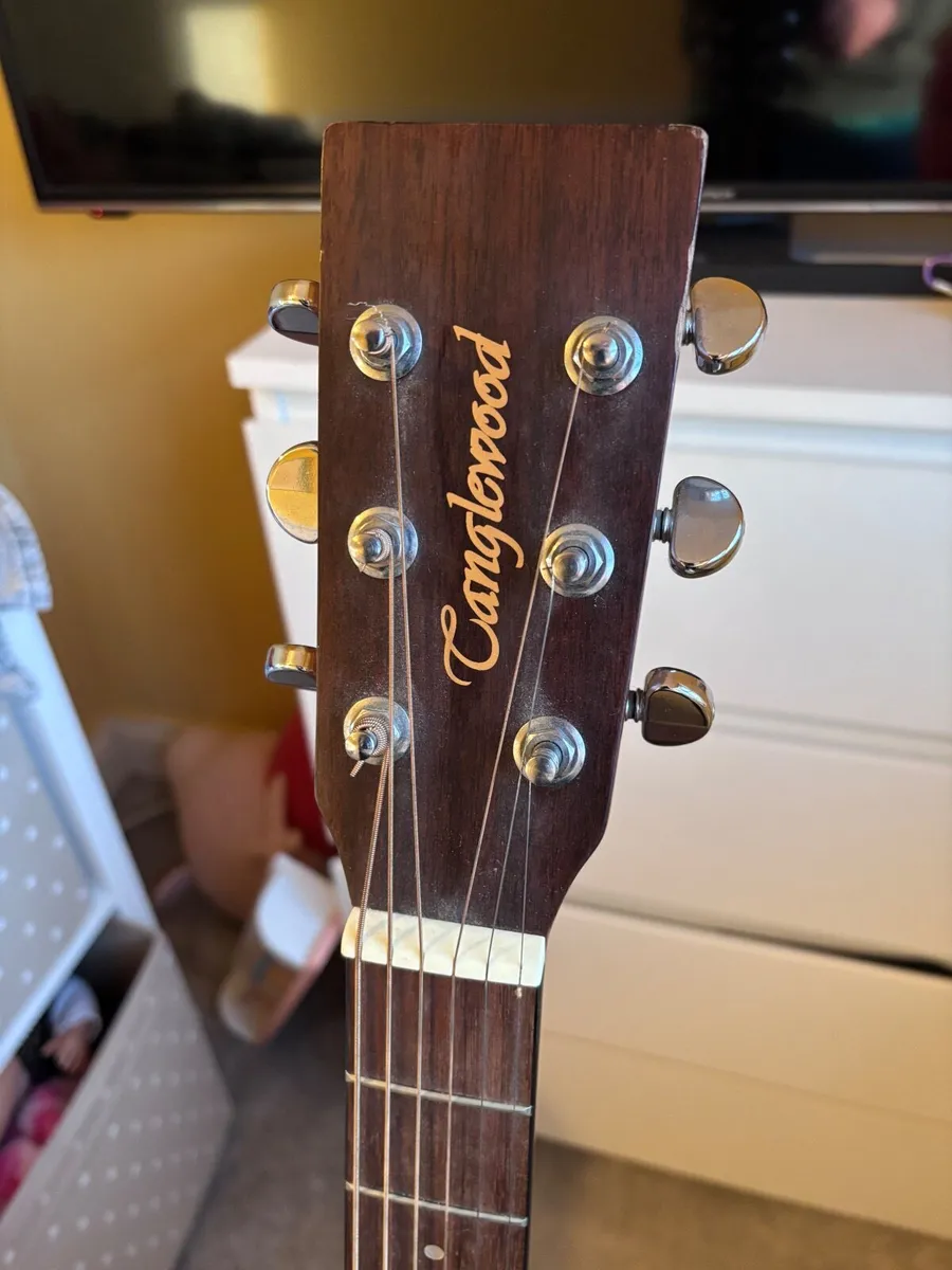 Guitar - Image 4