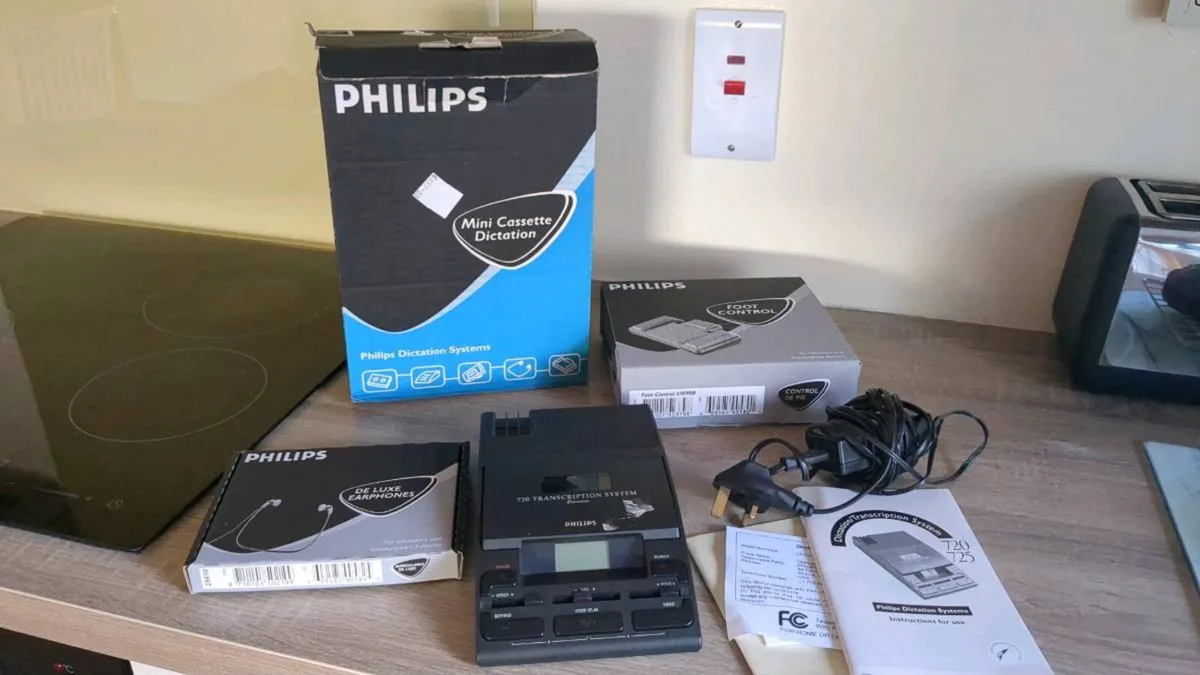 Mini cassette dictation system - Image 1