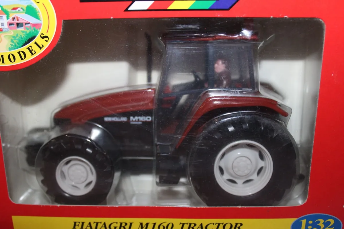Britain's Farm - New Holland Fiatagri M160 Tractor - Image 1