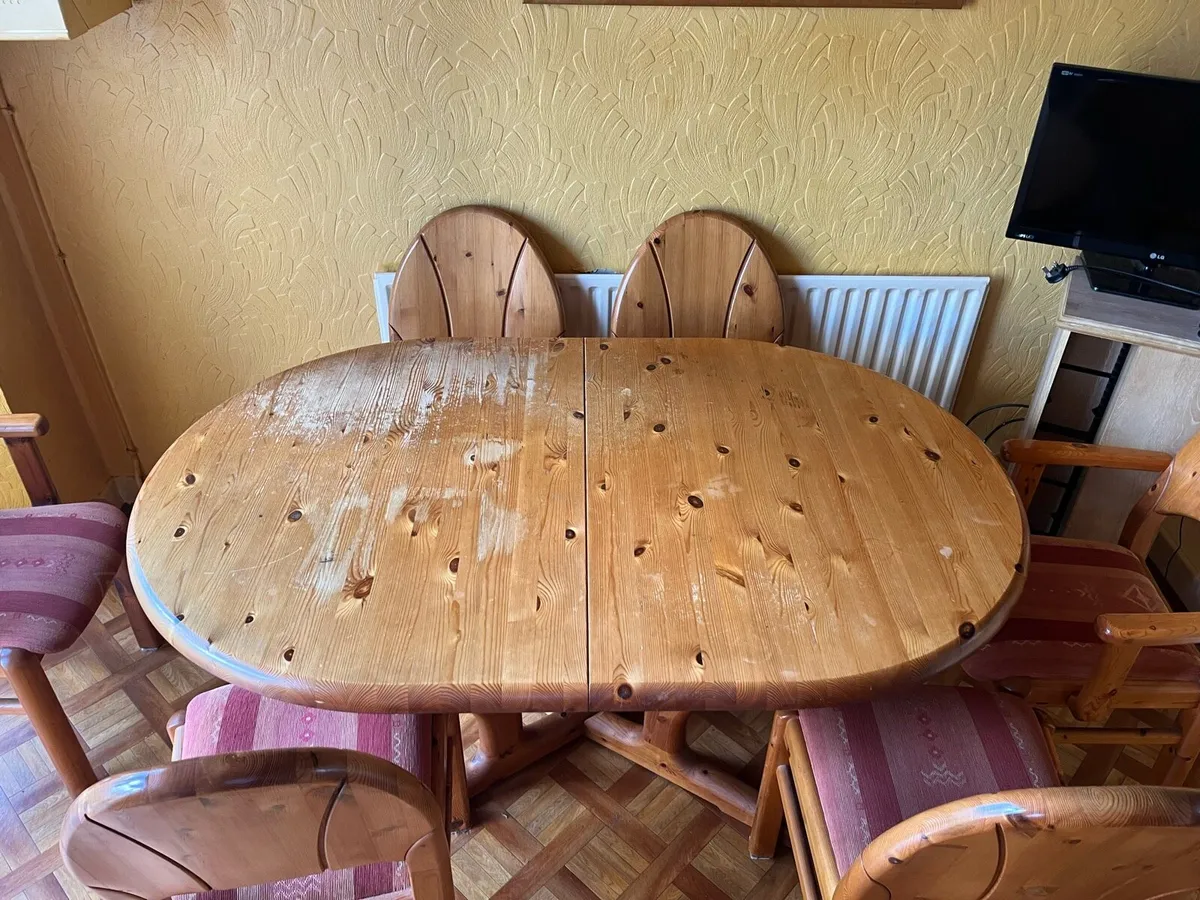 Extendable oak Table and 6 chairs solid oak - Image 3