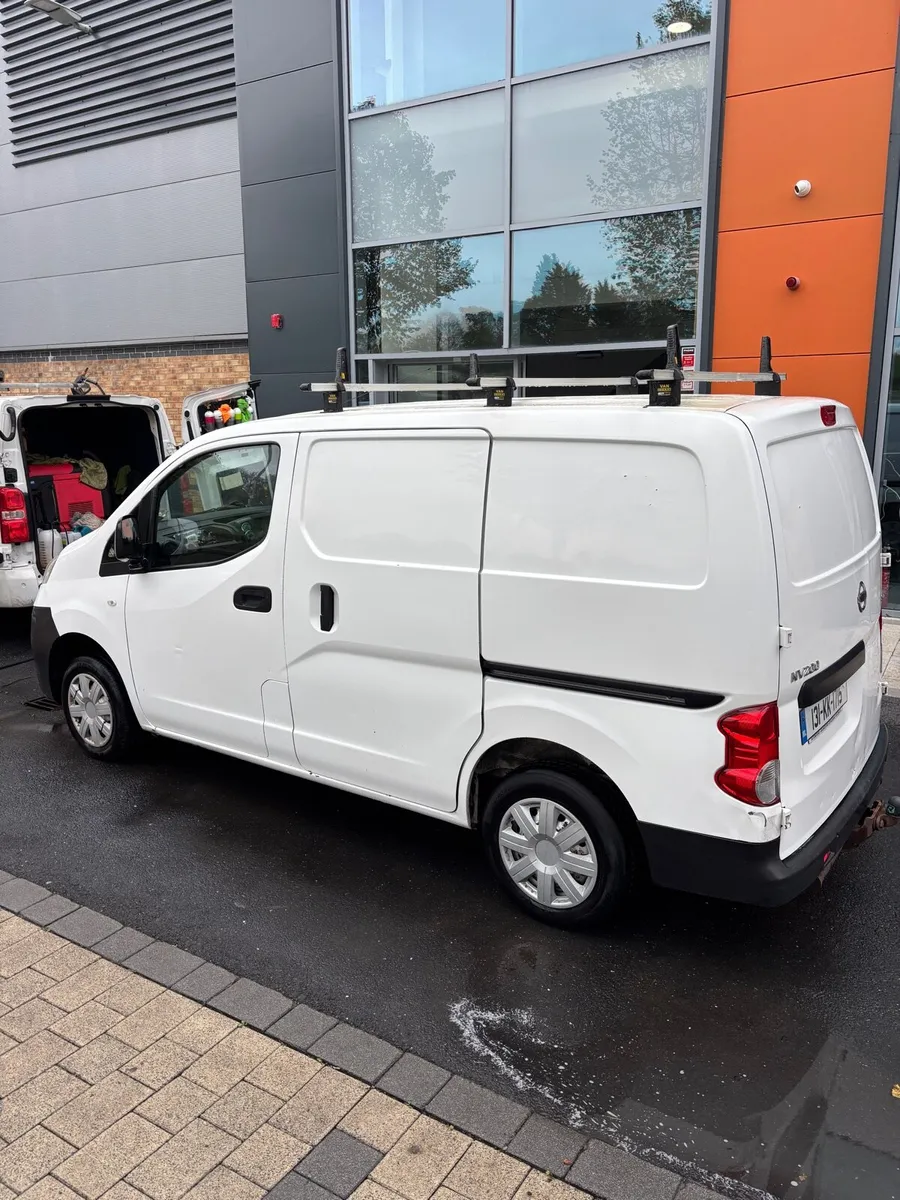 Car - Image 2