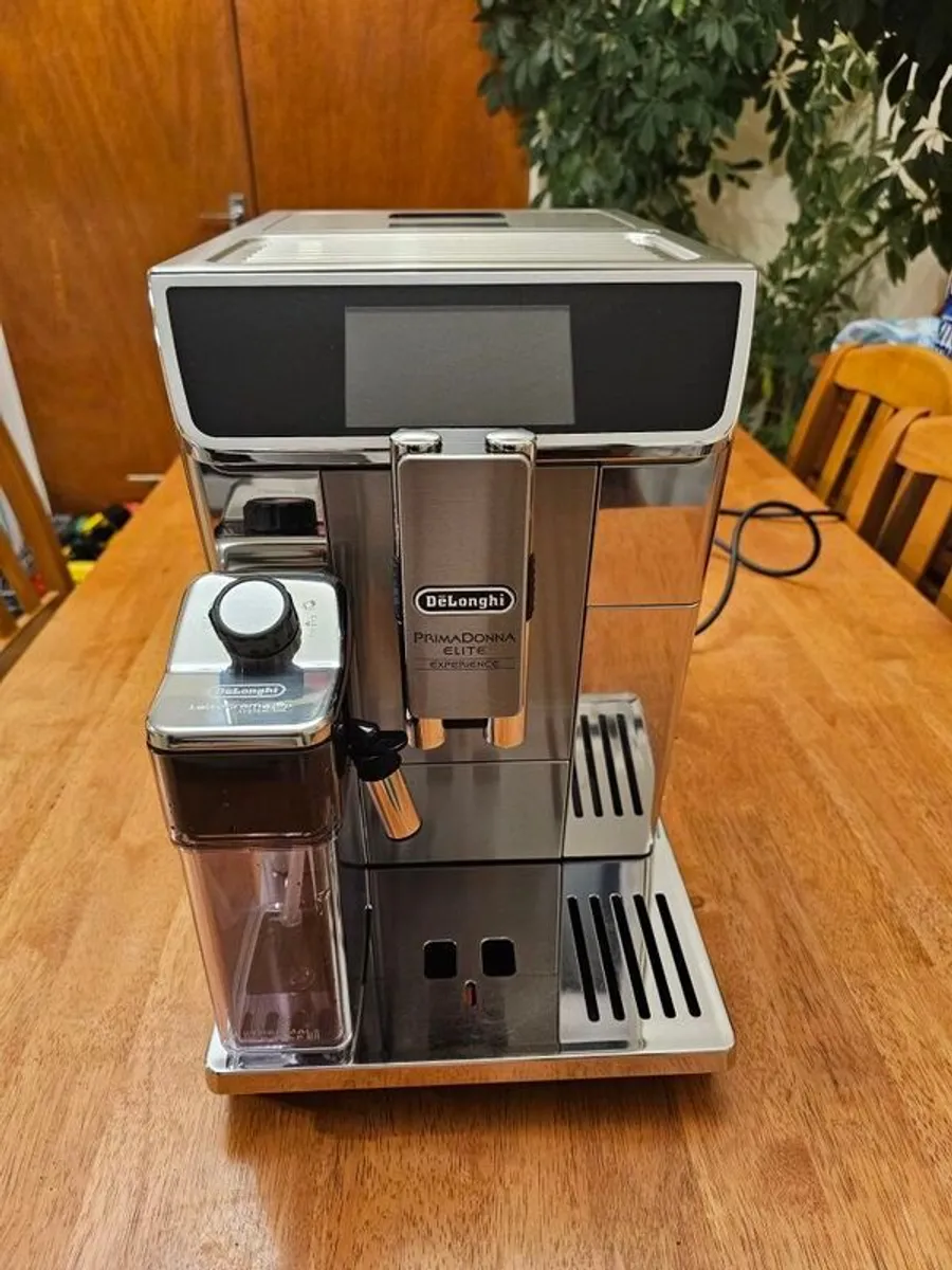 De'Longhi Primadonna Elite Experience Premium Coffee Machine - Image 1