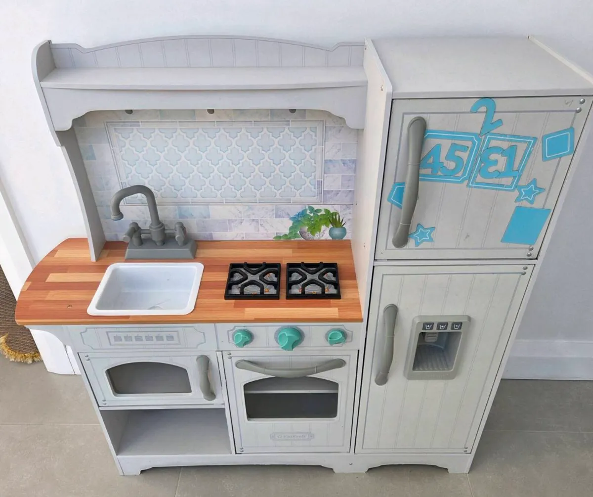 Kids Kitchen - Image 1