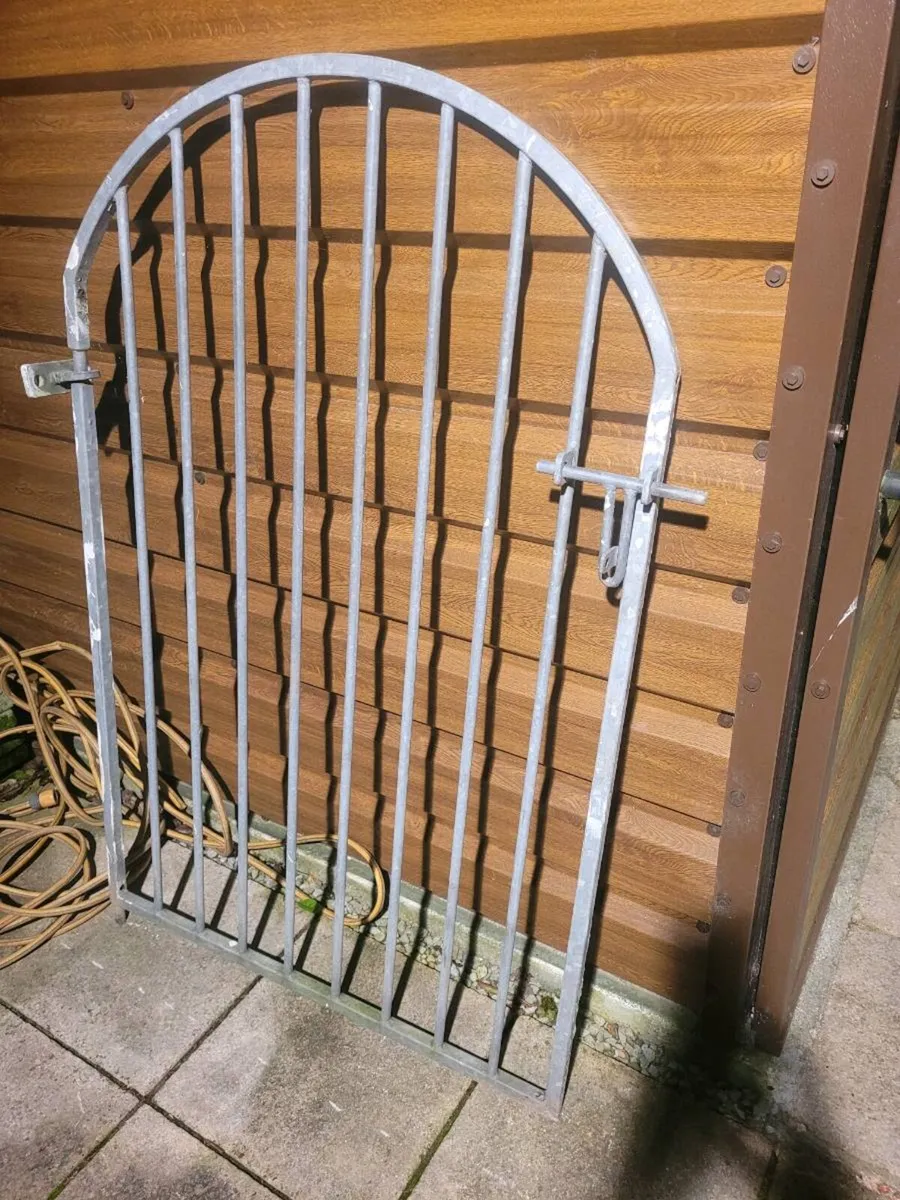 Steel gate - Image 2