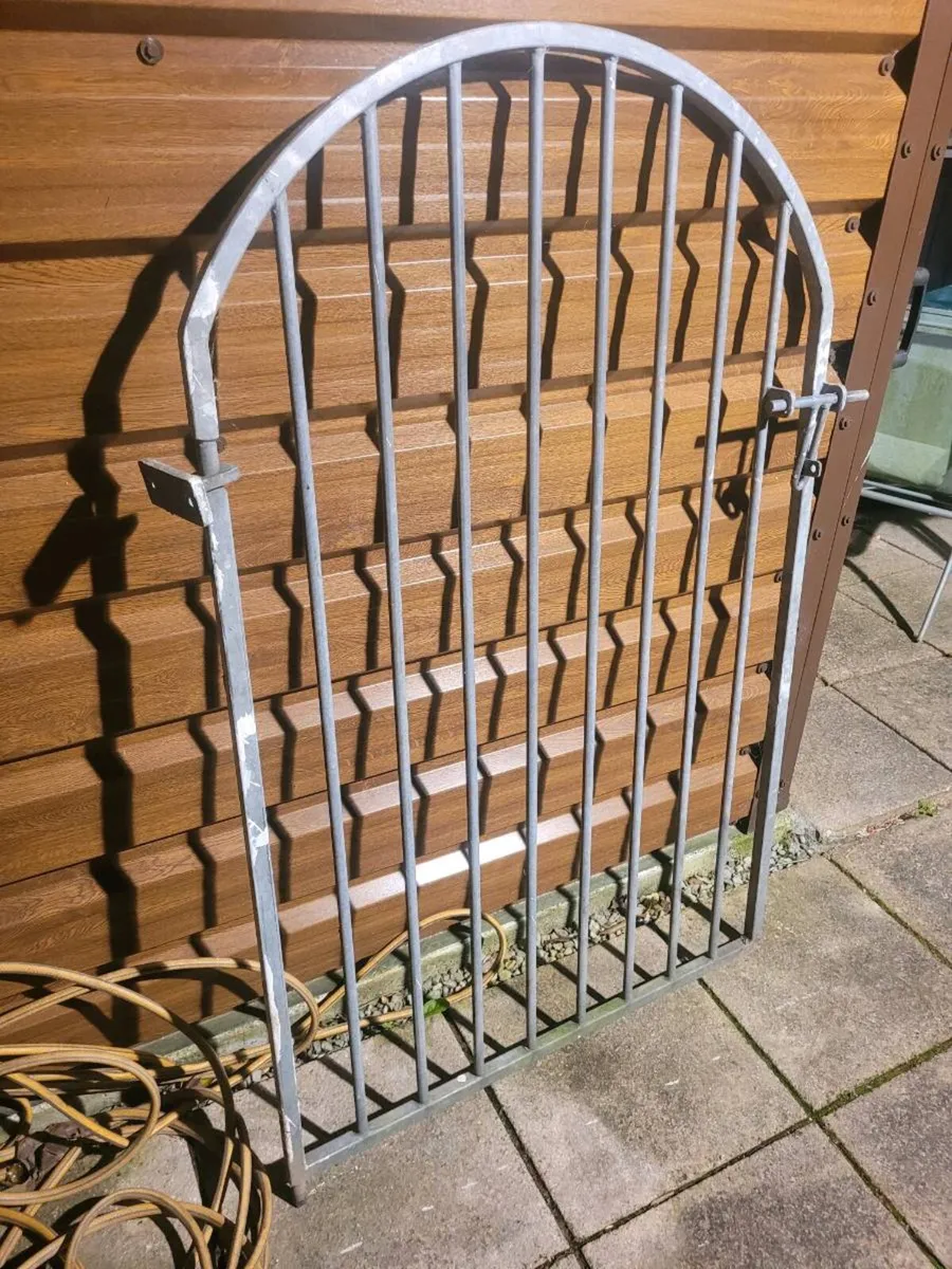 Steel gate - Image 3