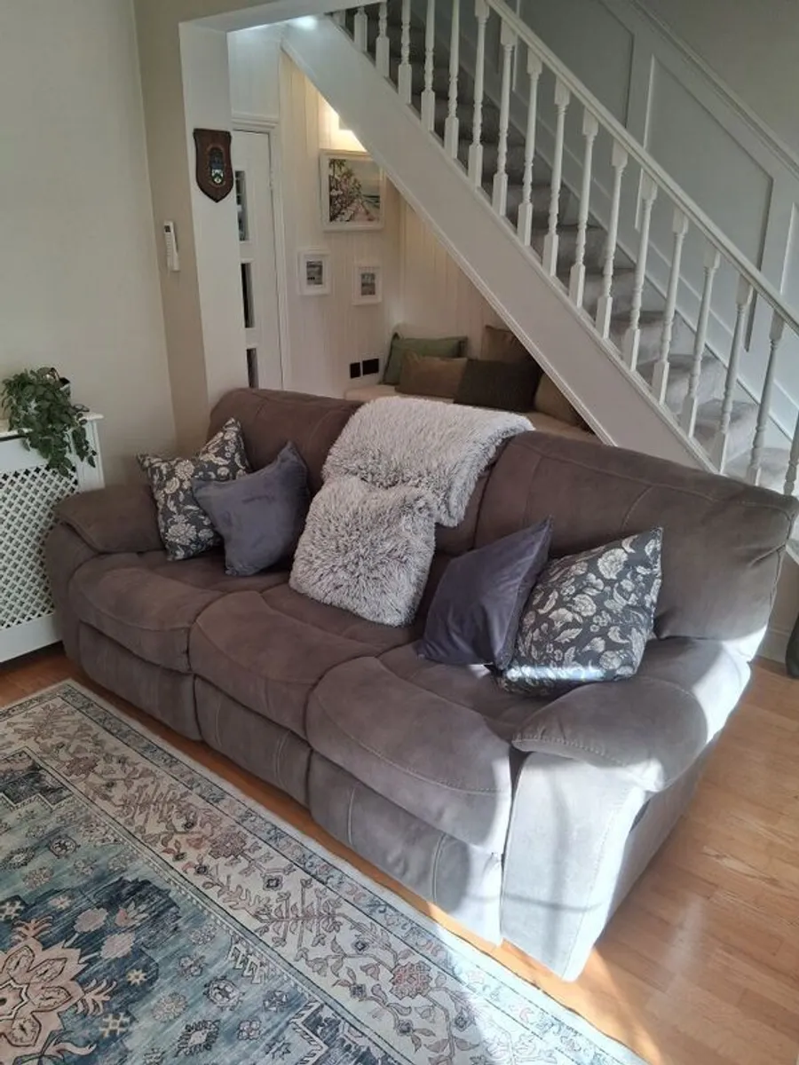 Ezi living recliner sofa and armchair - Image 2