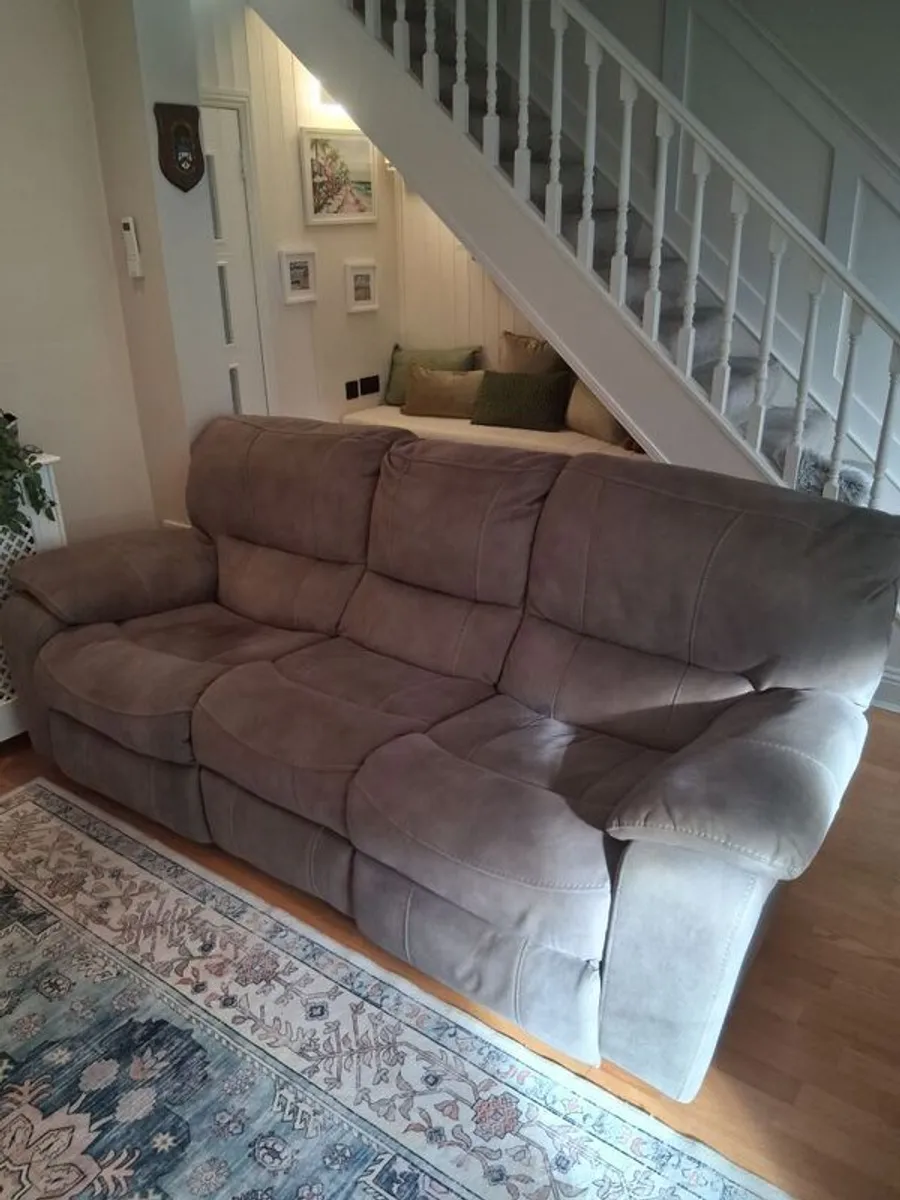 Ezi living recliner sofa and armchair - Image 3