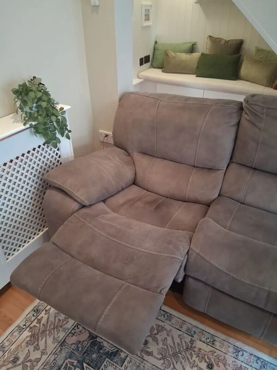 Ezi living recliner sofa and armchair - Image 4