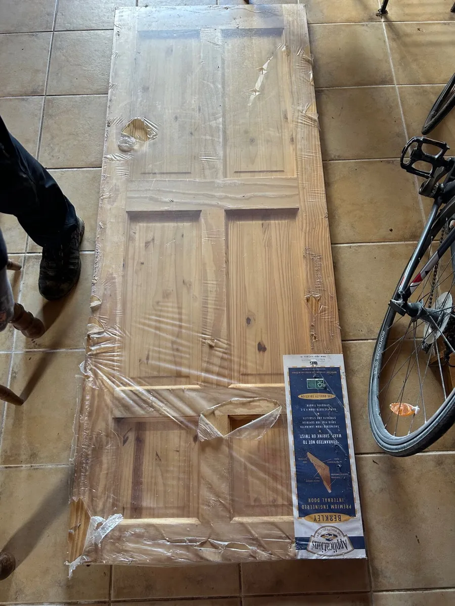 Solid Timber door €40 BRAND NEW