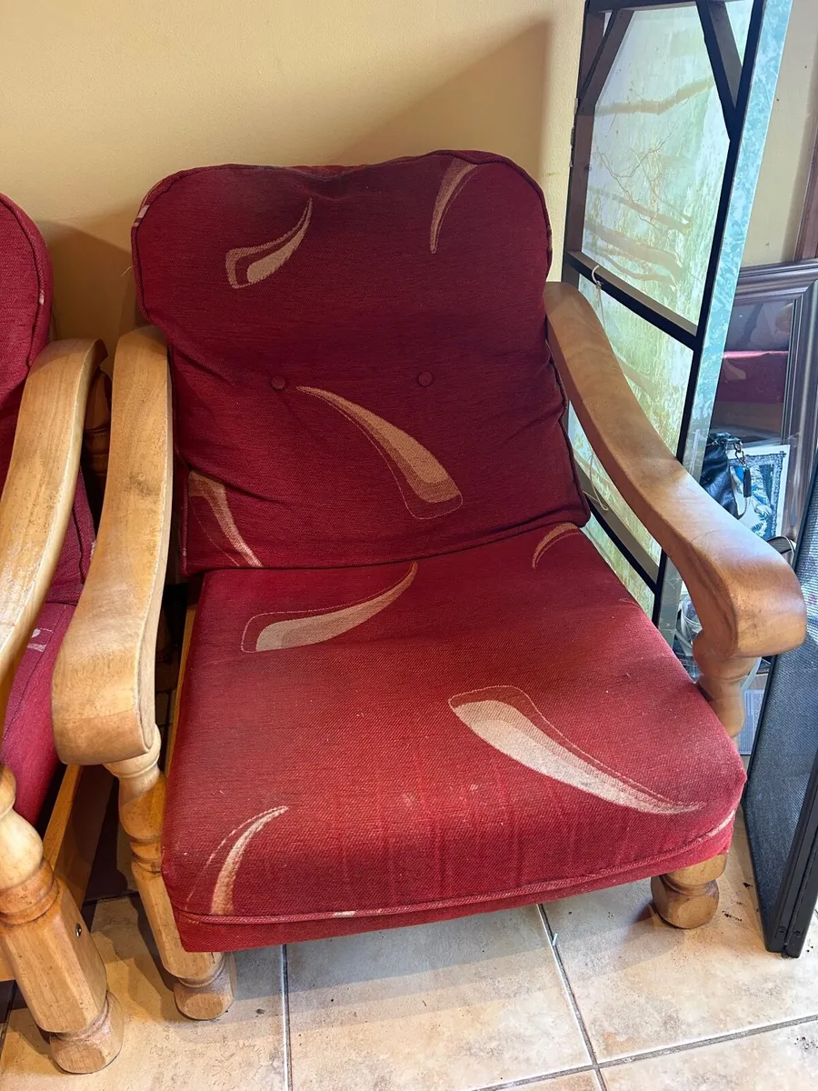 Suite of furniture €50 *REDUCED FOR QUICK SALE* - Image 3
