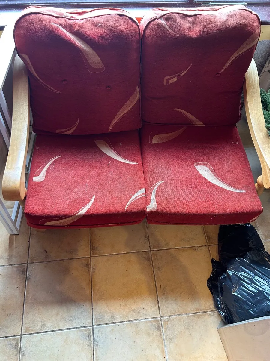 Suite of furniture €50 *REDUCED FOR QUICK SALE* - Image 4