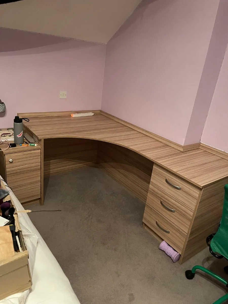 Desk - Image 1