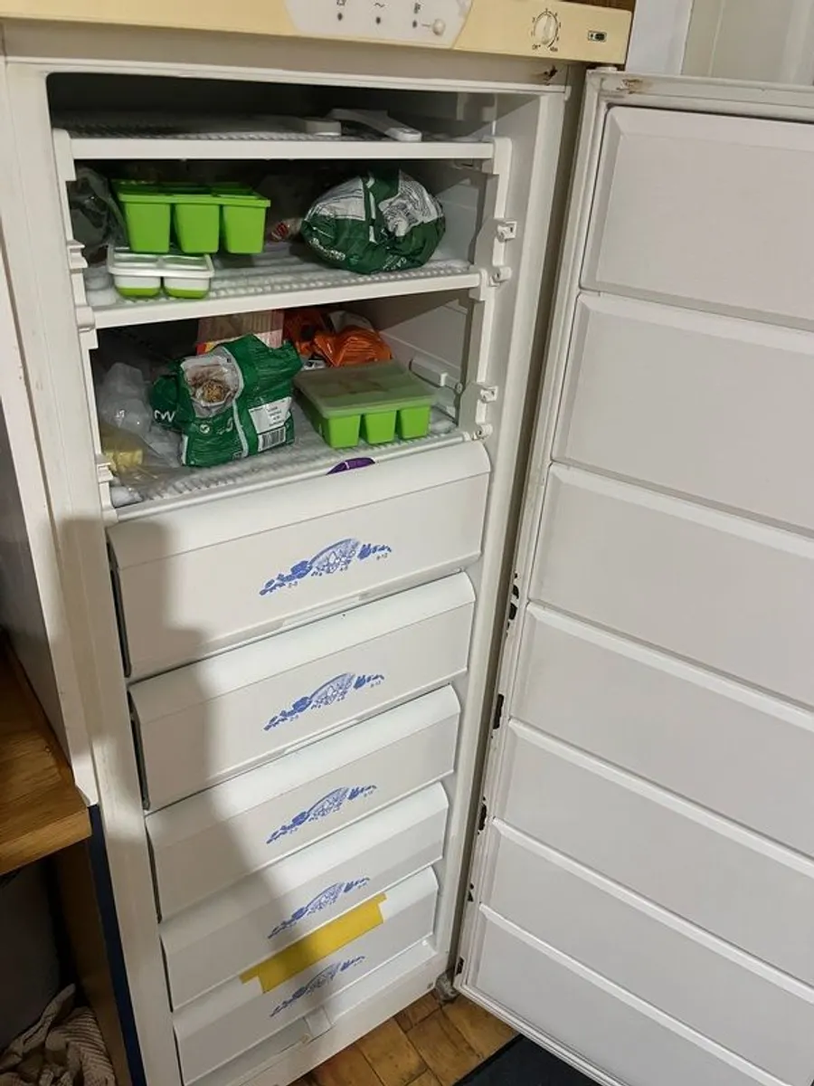 Whirpool Freezer - Image 4