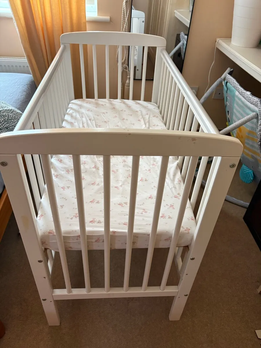 Baby cot - Image 1