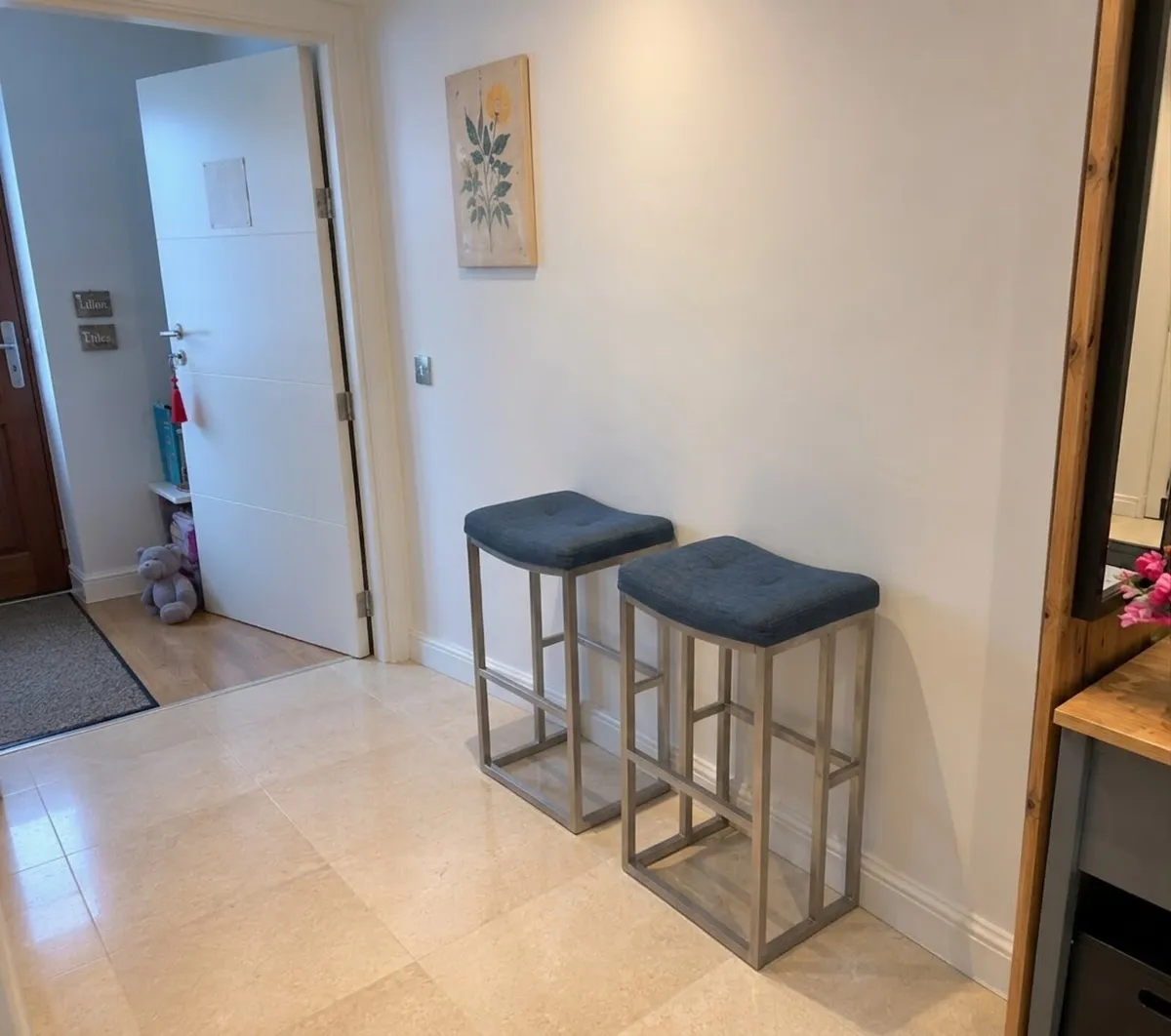 2 bar stool - Image 1