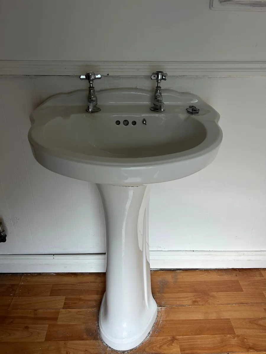 Bathroom Toilet & Sink €60 *REDUCED FOR QUICK SALE - Image 2