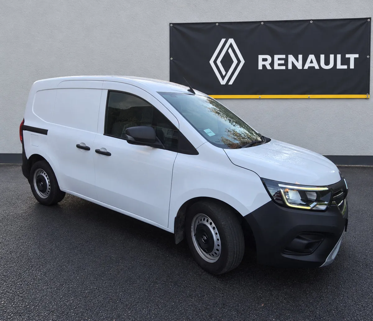 2023 Renault Kangoo E-Tech Advance – Only 2,371 km - Image 1